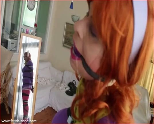 Hanged wife with gagged lets drools in amateur video